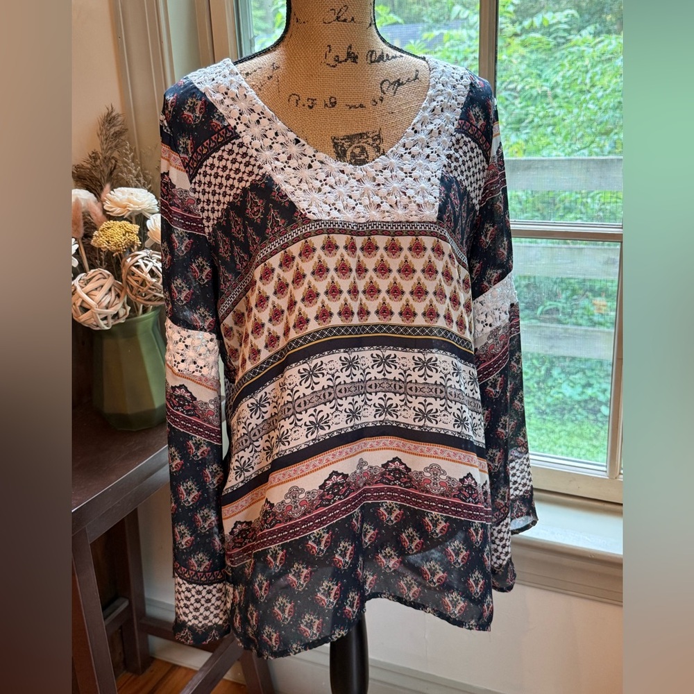 Signature Studio Multicolor Patchwork V-Neck Blouse